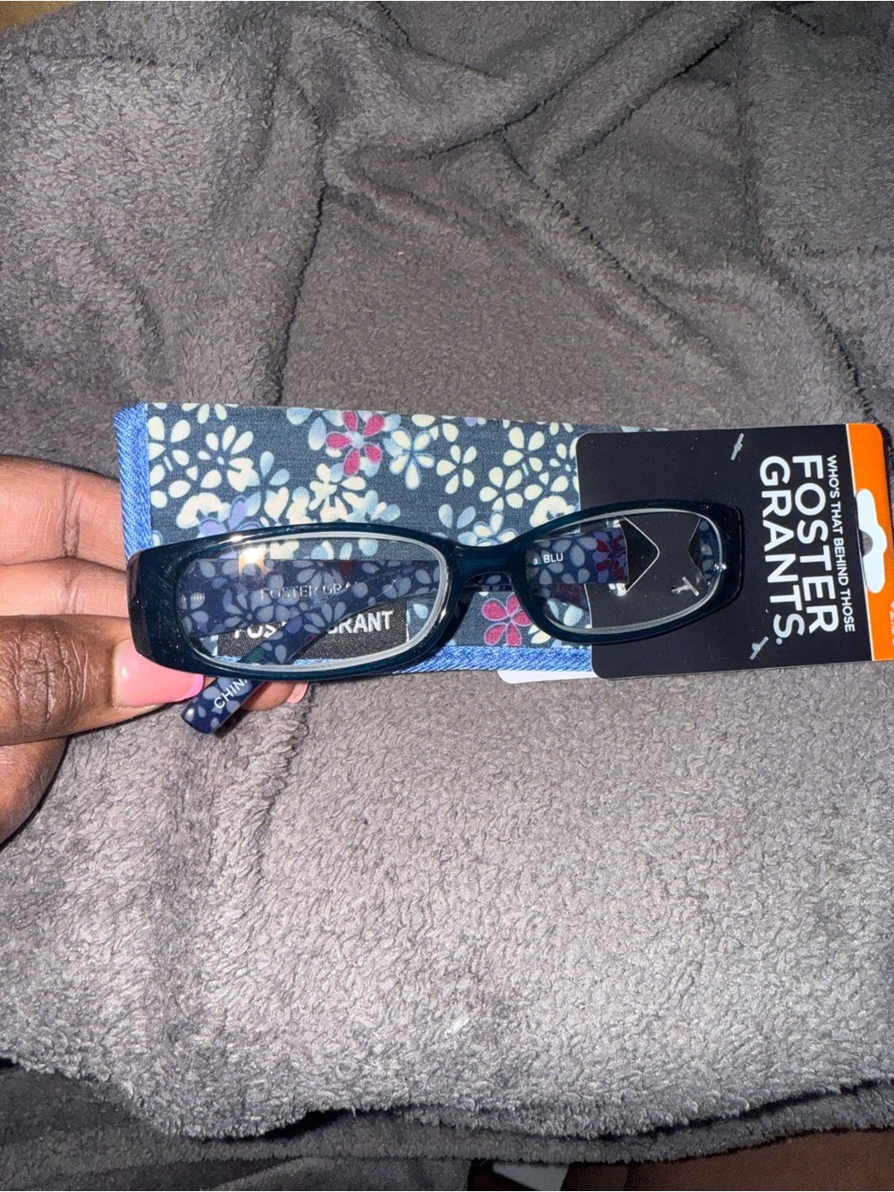Foster Grant Reading Glasses with Floral Soft Case